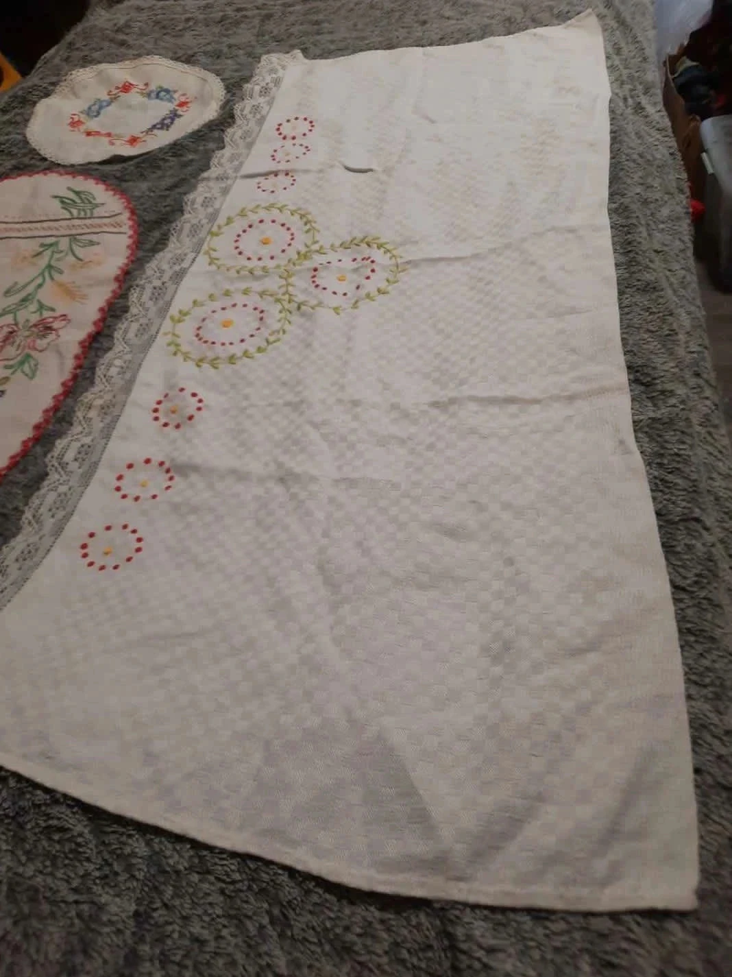 🥀Lot de 3 napperons brodés en coton. – photo 4